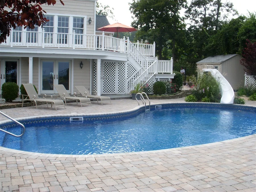 inground pool with pavers