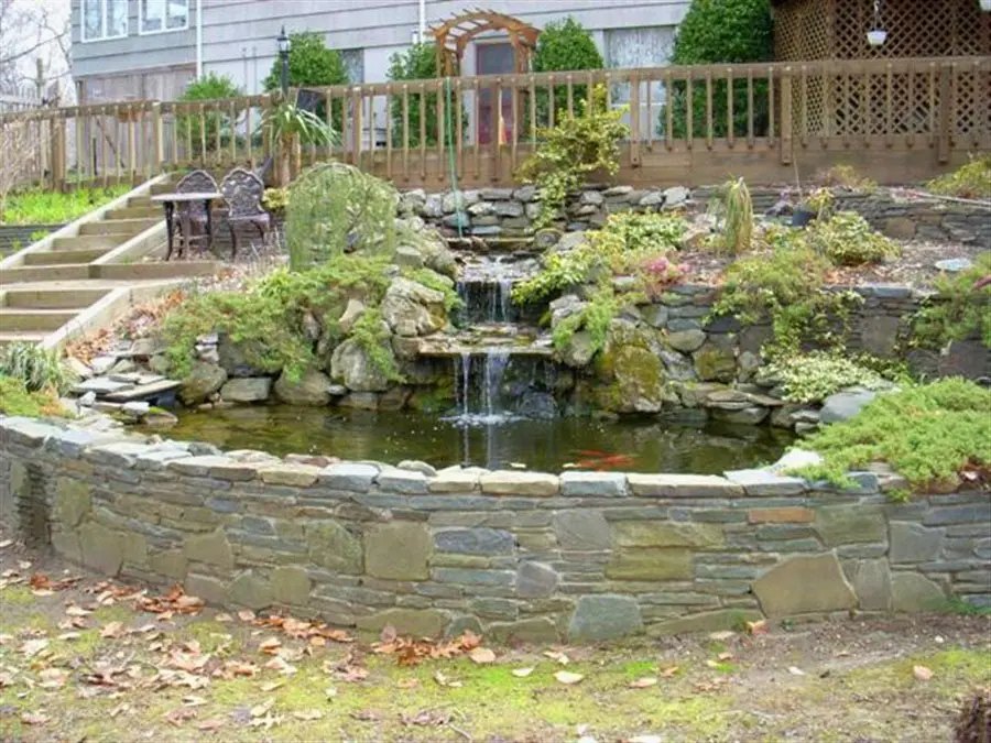 water landscaping fountain